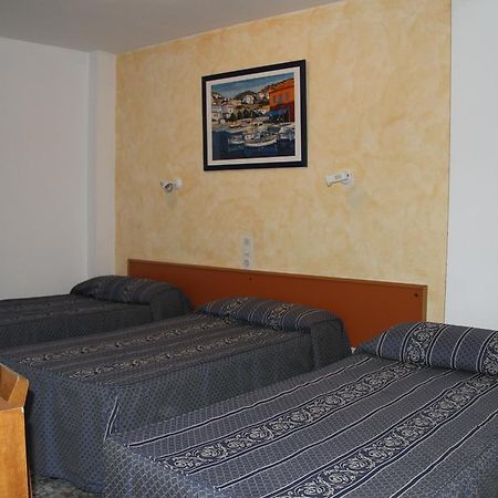Hostal Mengual Гандия Экстерьер фото